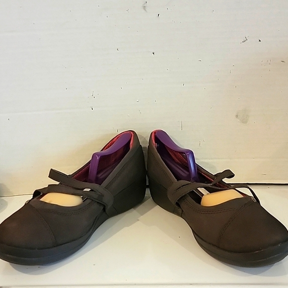 CROCS BROWN LEATHER PATRICIA SLIP ON SHOES (sz 10) - Picture 3 of 6